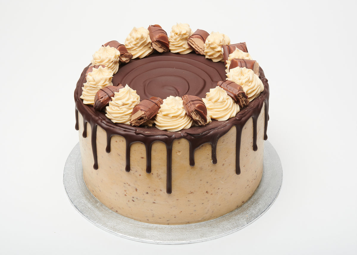 Kinder Bueno Drip Cake
